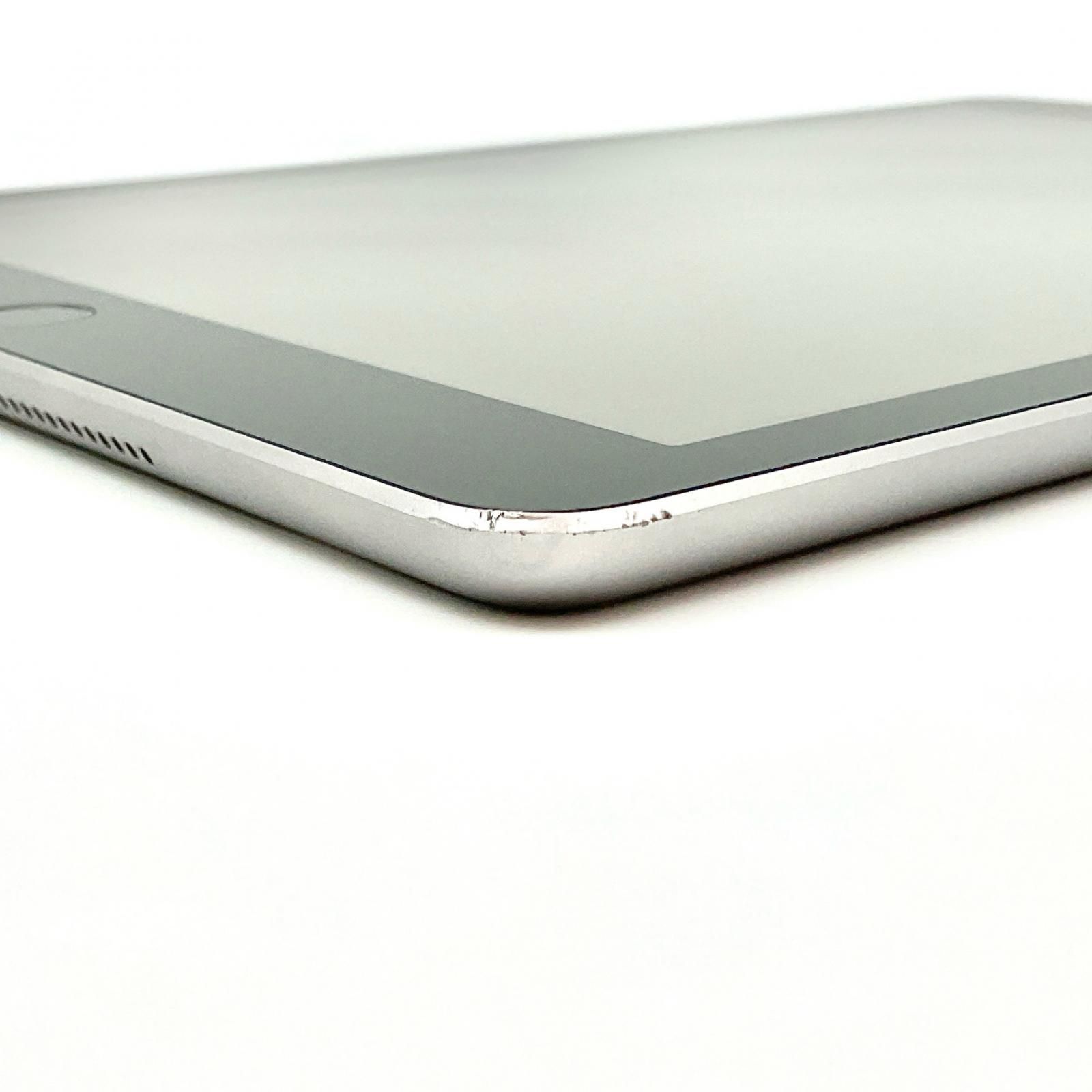 Apple iPad 第6世代　32GB スペースグレイ 9.7インチ iPad 第6世代 9.7インチ 32GB