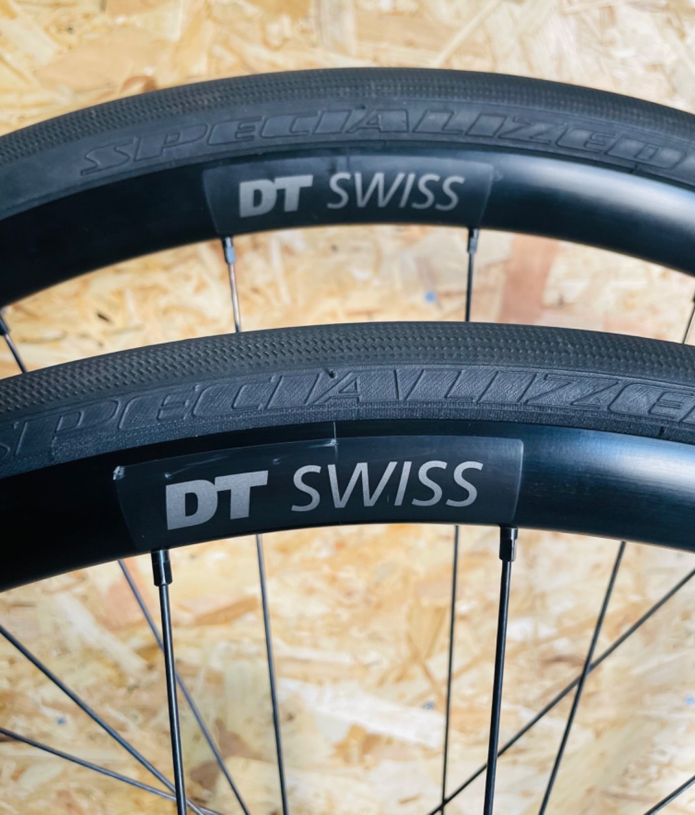 DT SWISS チューブレス対応ロードホイール おまけ付き-