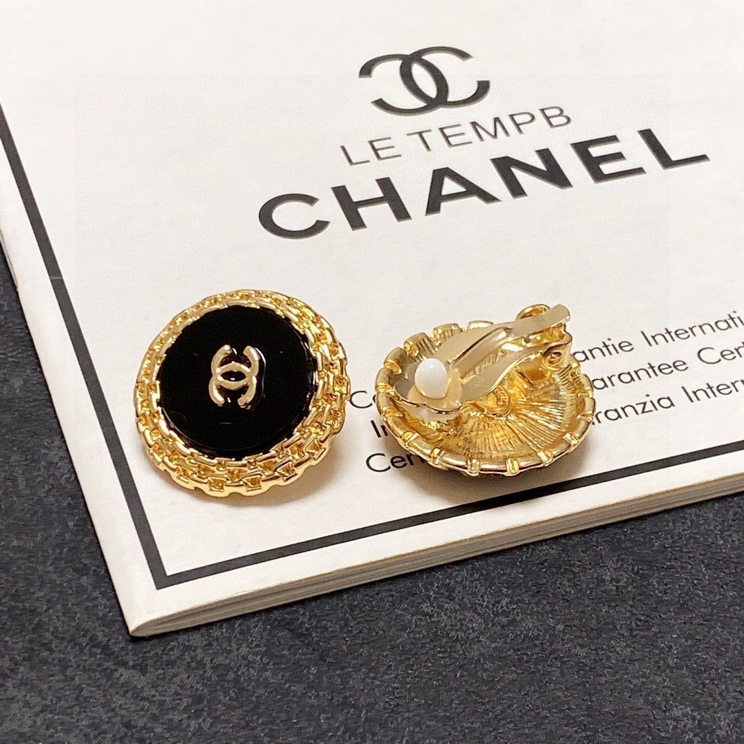 今日特価】CHANEL ノンピアス イヤクリップ（ダブル C ロゴ