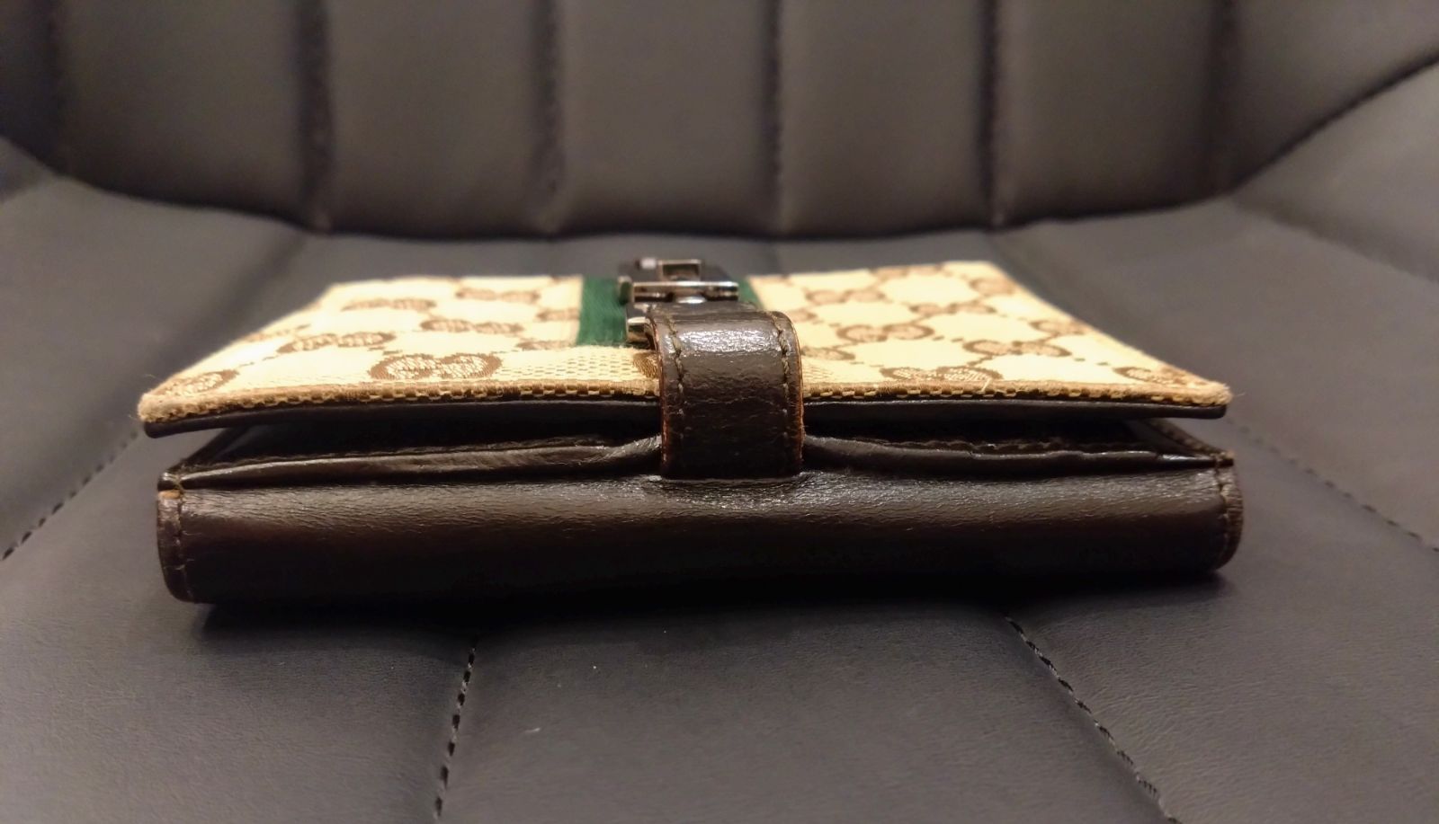 977 GUCCI グッチ シェリーライン 二つ折り財布 ジャッキー金具 05474