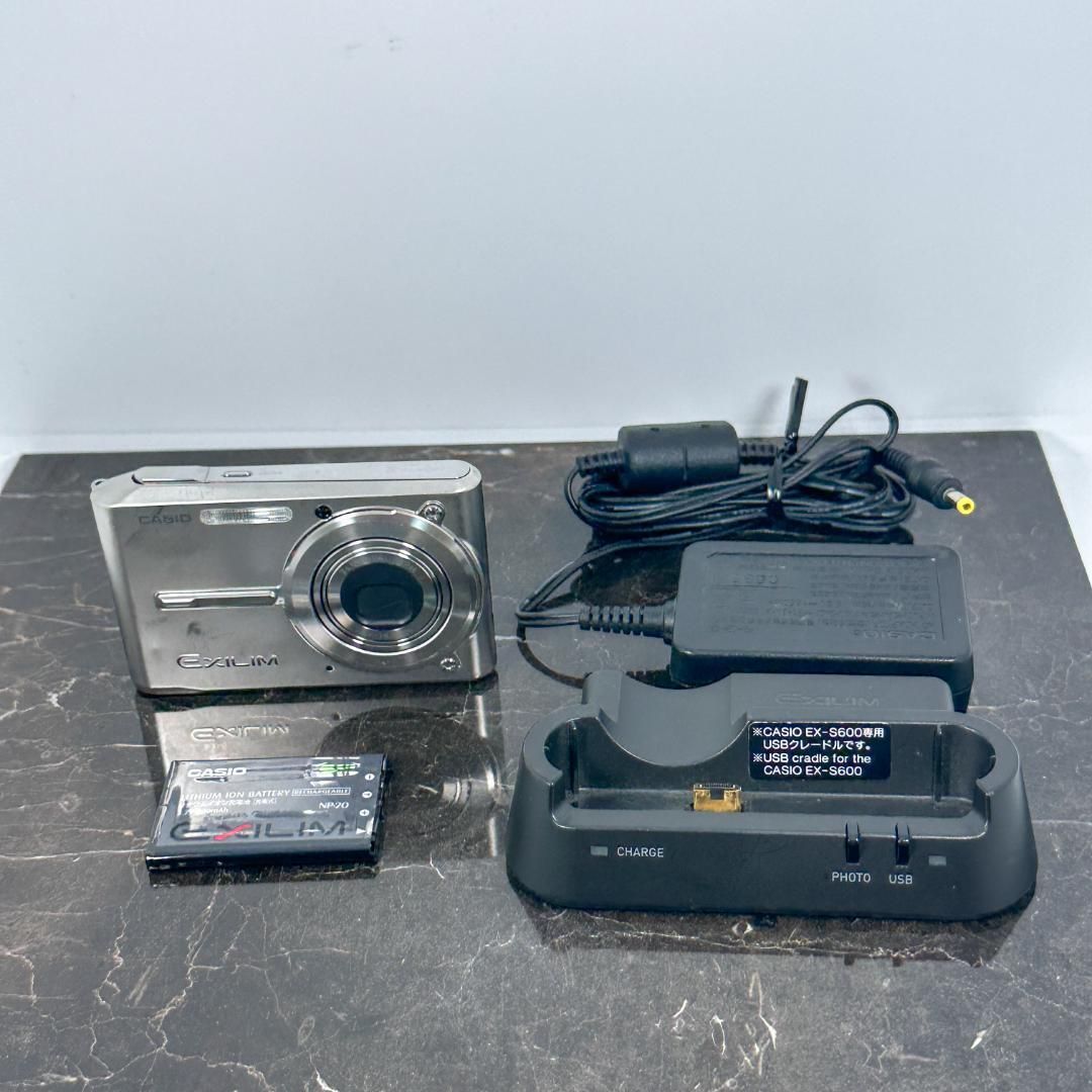 ☆ CASIO EXILIM EX-S600 中古 デジタルカメラ CASIO EXILIM EX-S600 シルバー② - メルカリ