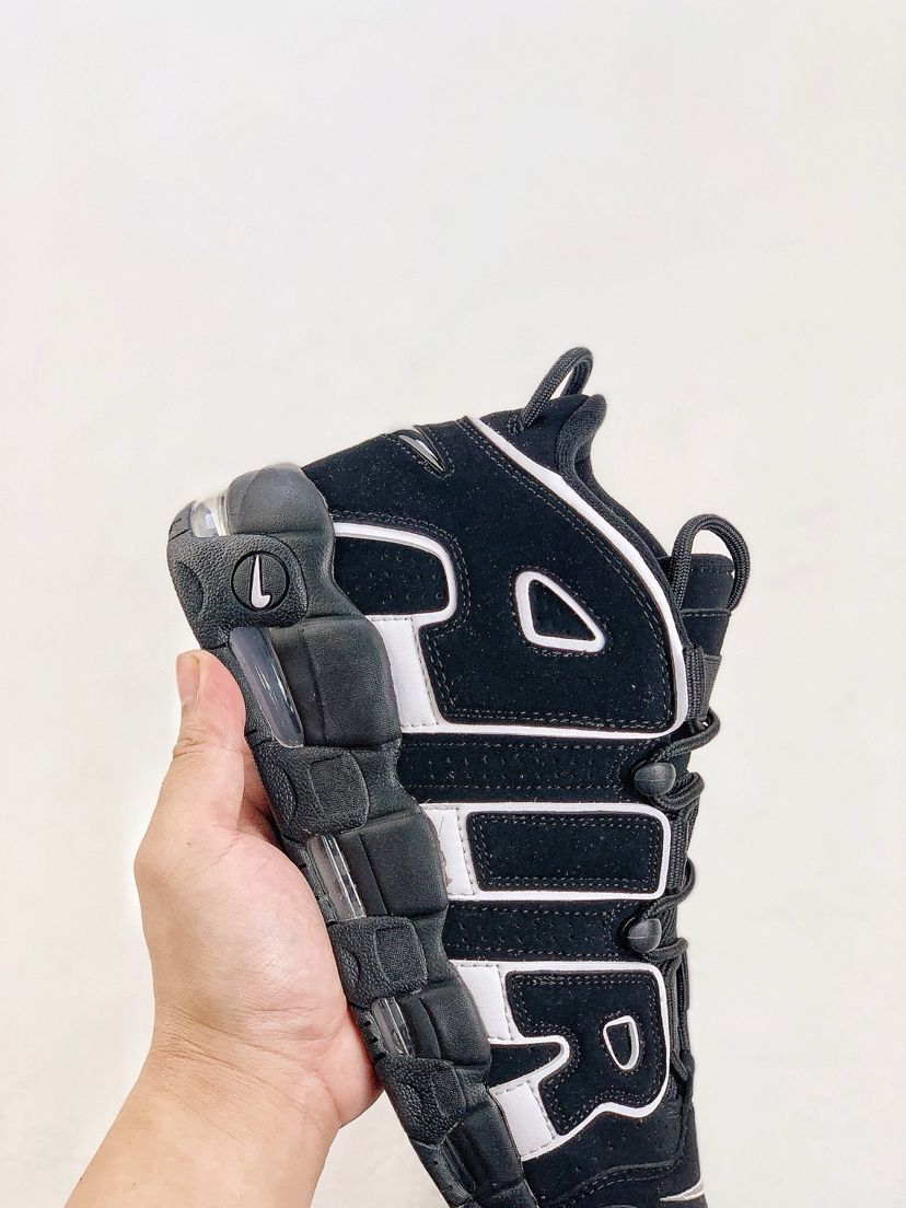 ★新品 未使用 NIKE エア モアアップテンポ