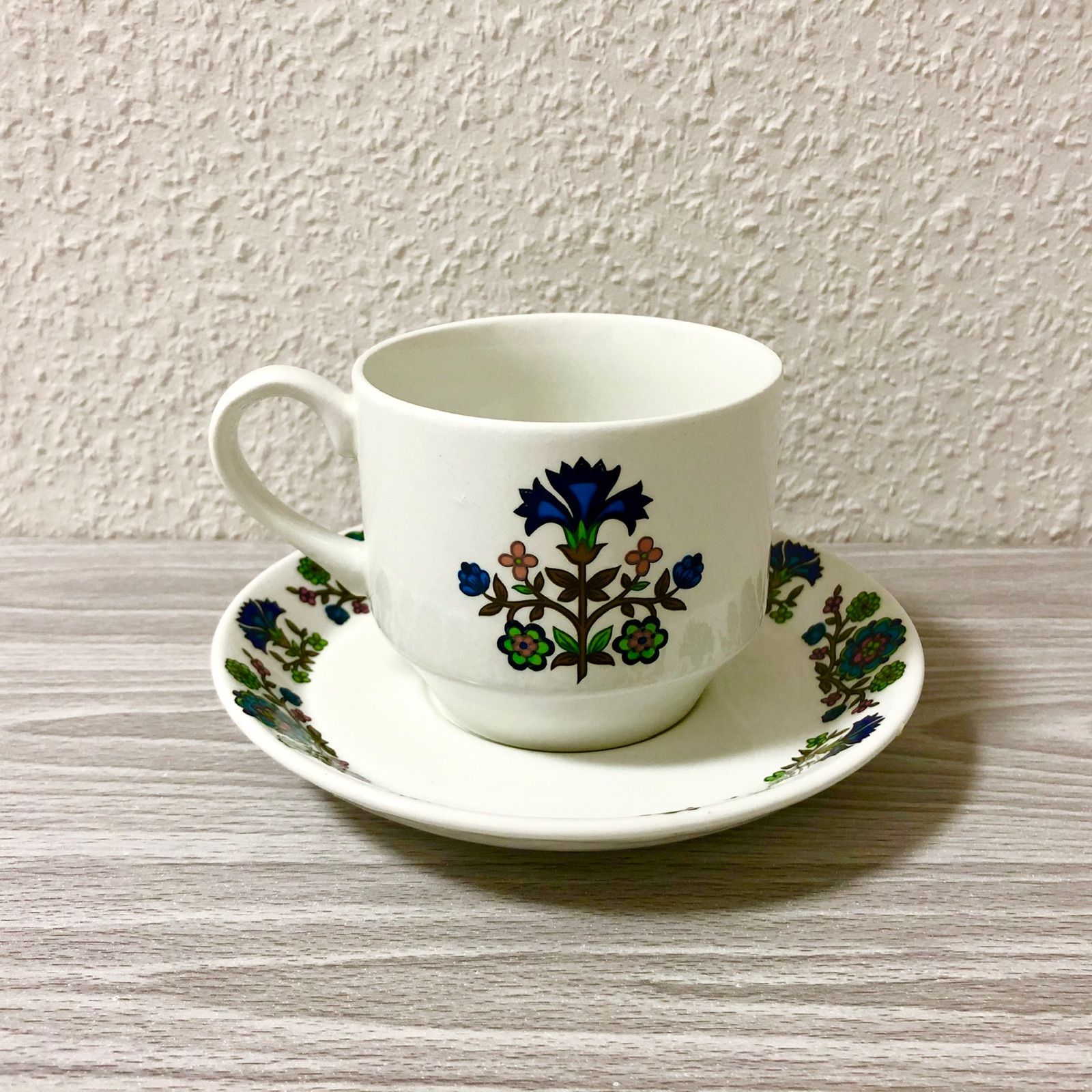 Midwinter Country Garden Cup & Saucer 01 - メルカリ