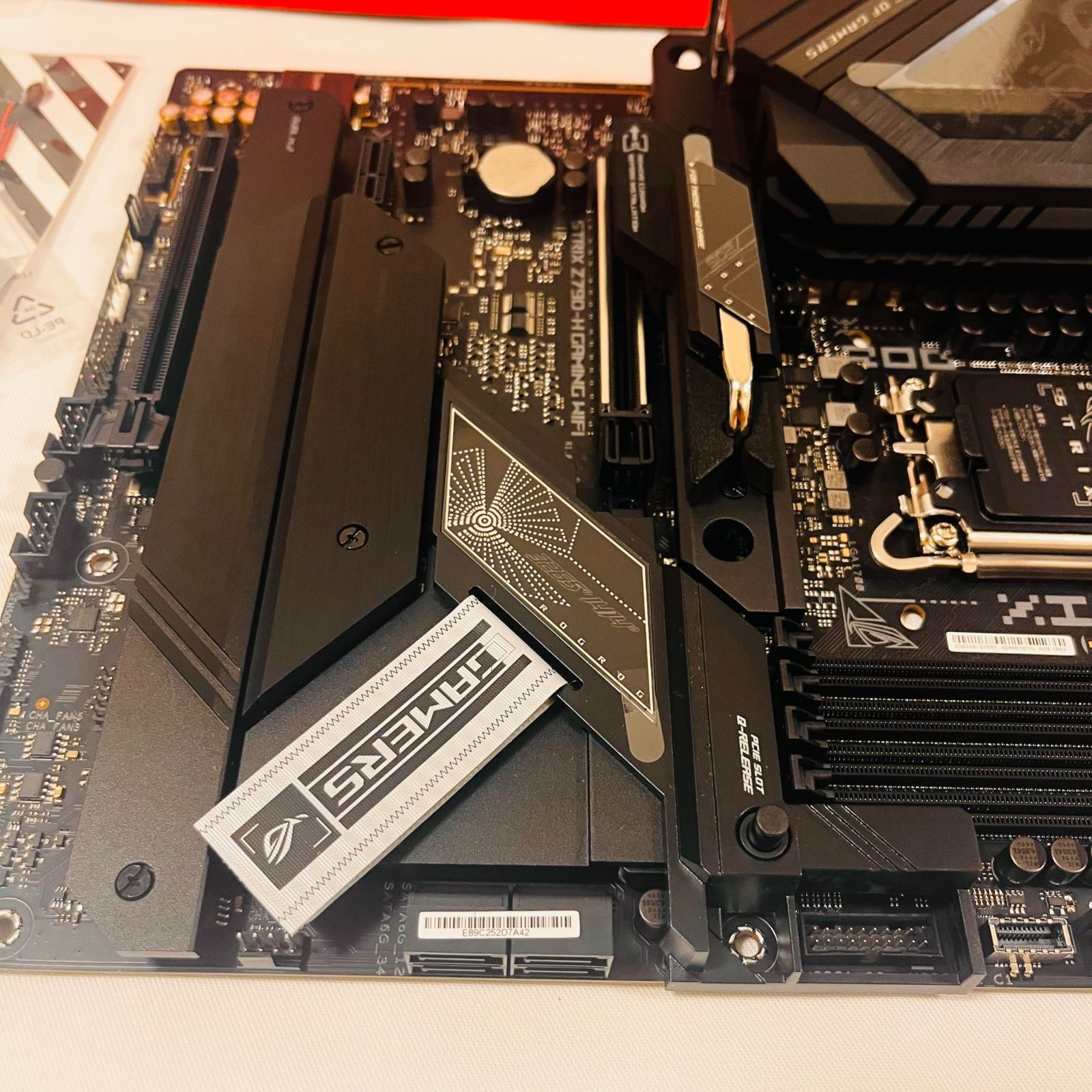 ASUS ROG STRIX Z790-H GAMING WIFI No2445