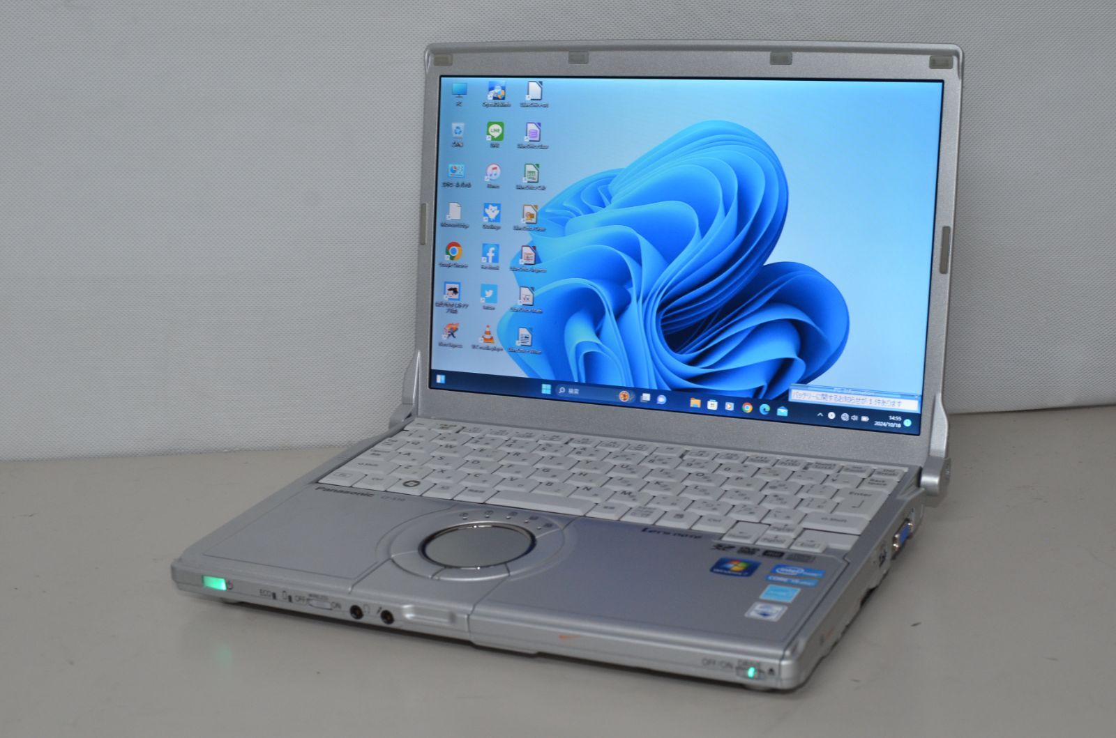 日本製 軽量ノートPC Panasonic CF-S10EYPDR Windows11+office Core i5