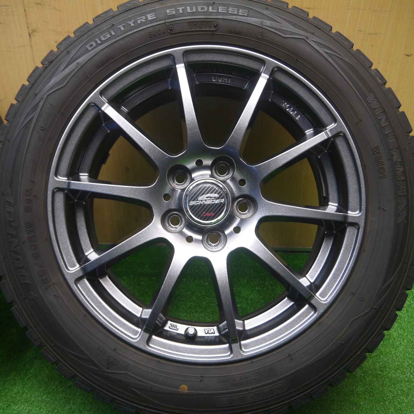 バリ溝‼️ブリヂストンスタッドレスセット2024年製185/60R15シエンタ等 バリ溝‼️ブリヂストンスタッドレスセット2024年製185/60R15