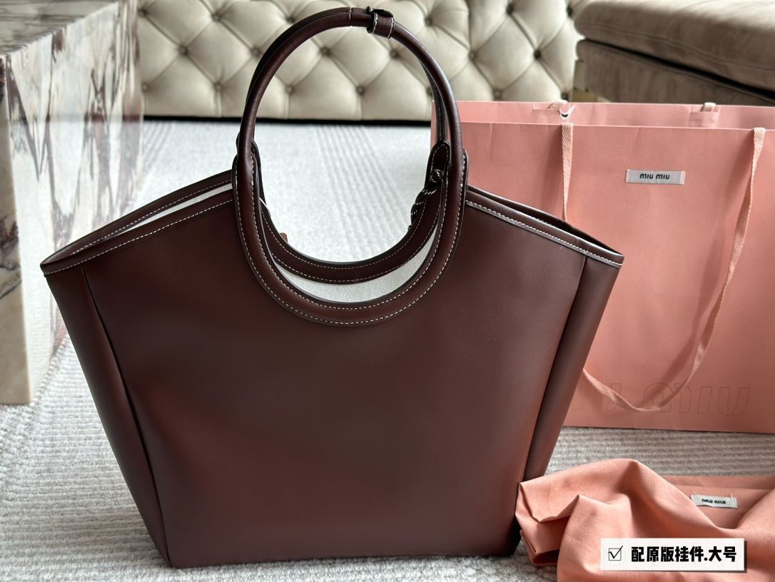 miumiu限定トートバッグ、ショルダーバッグ、バックパック、小銭
