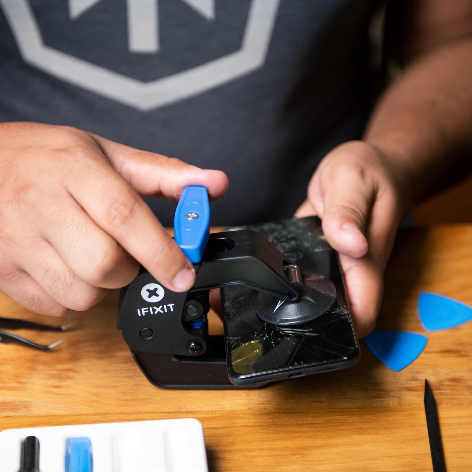 iFixit アンチクランプオープニングツール