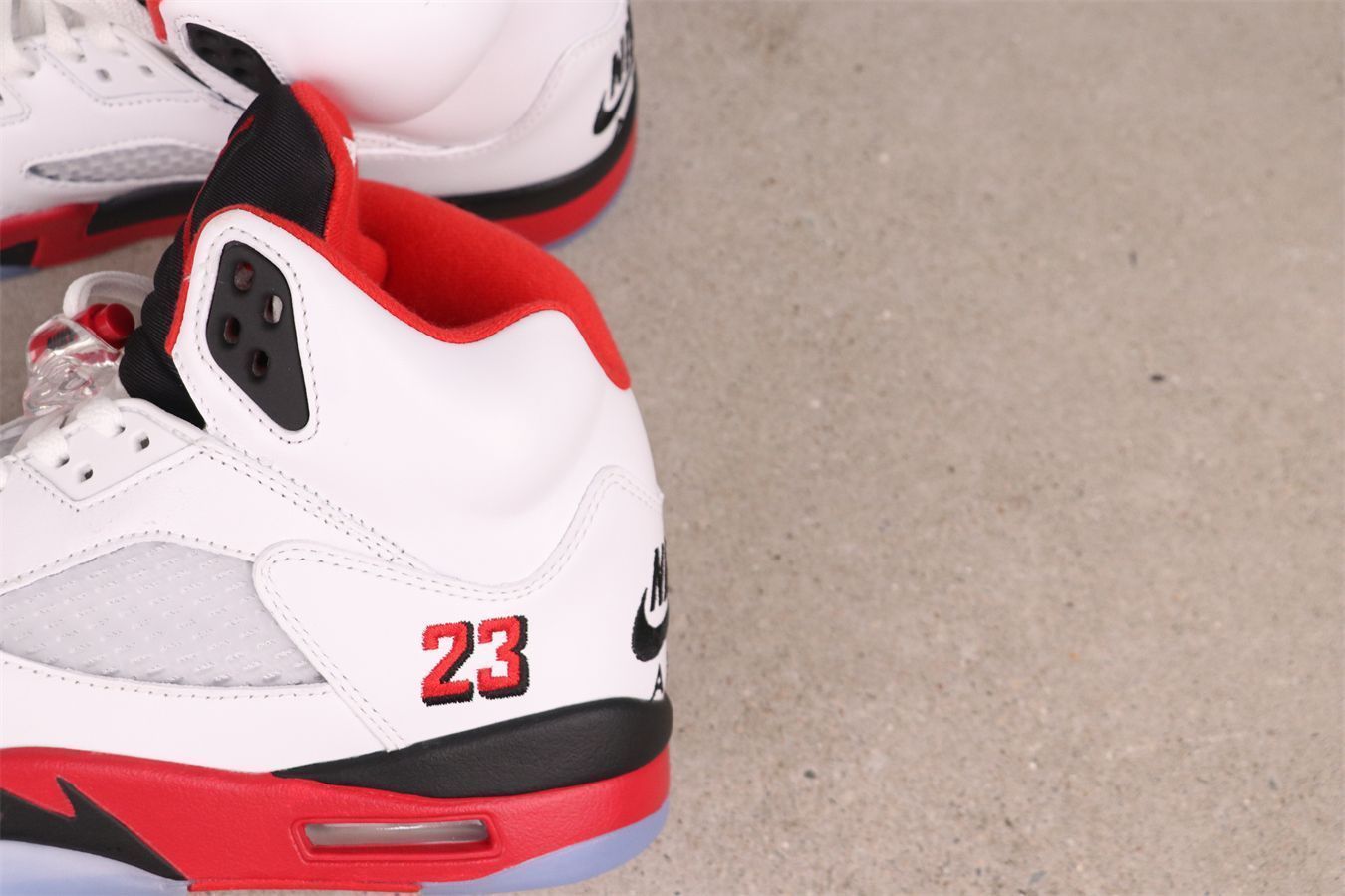 今日特価】Air Jordan エアジョーダン AJ5 エアジョーダン 5