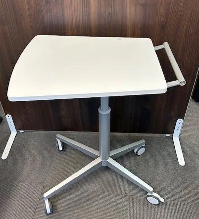 昇降式 プロジェクターワゴン