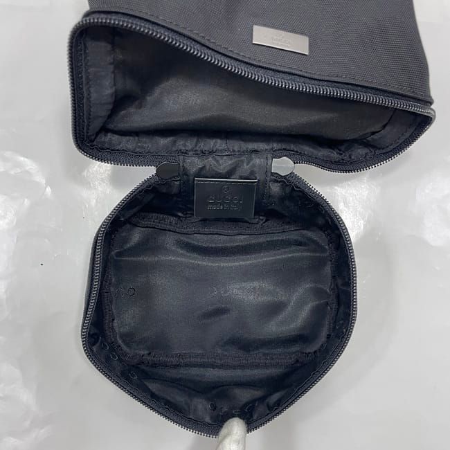 Gucci ブラック 巾着　ポーチ グッチ 巾着 ポーチ ブラック 039 1053 美品 キャンバス レザー