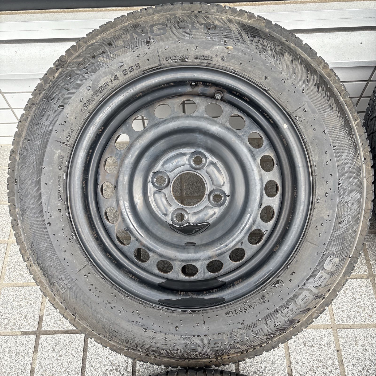 純正スチールホイールタイヤセット ホイールキャップ付