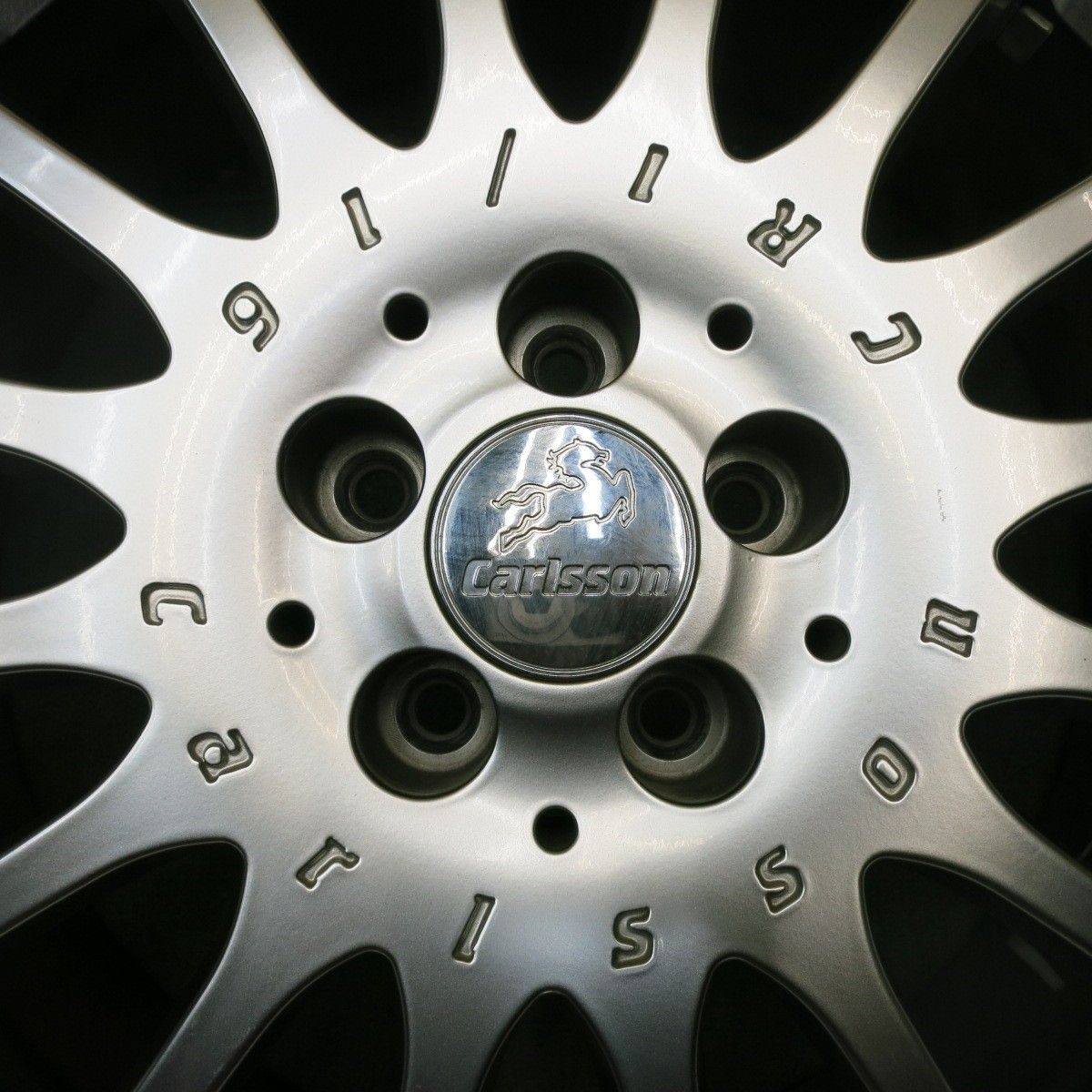 プリウスなど　カールソン　CRI/16　アルミホイール　4本　17インチ　7J　ET50　　5H　100　　 カールソン CR1⁄16 ホイール 17x7+50 5H100 中古ホイール 4本 キズ有
