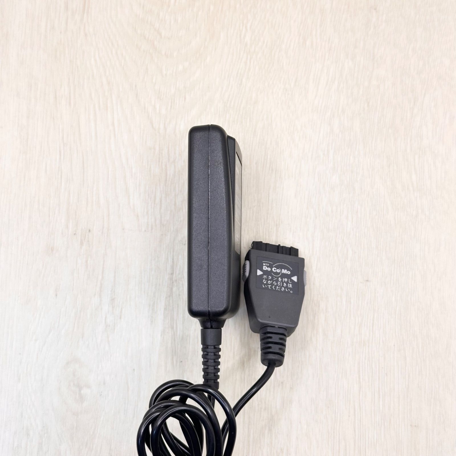 ＮＴＴドコモ：充電器（黒） NTT docomo ドコモ純正 DCアダプタ06 車載チャージャー Turbo