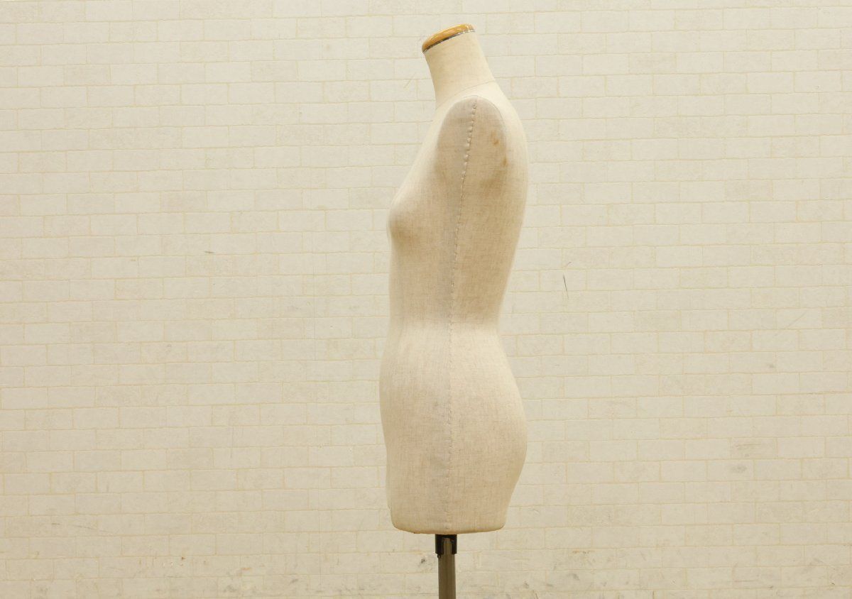 送料無料】東京キイヤ レディーストルソー バスト約81×ウエスト