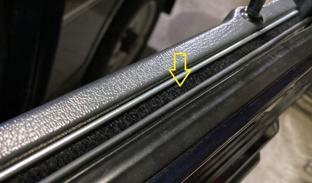 スズキ SUZUKI 純正 ジムニー JB23W フロント ドア アウトウェザー ストリップ 左 右 セット パーツ エンジン タイヤ バンパー 検索 マフラー