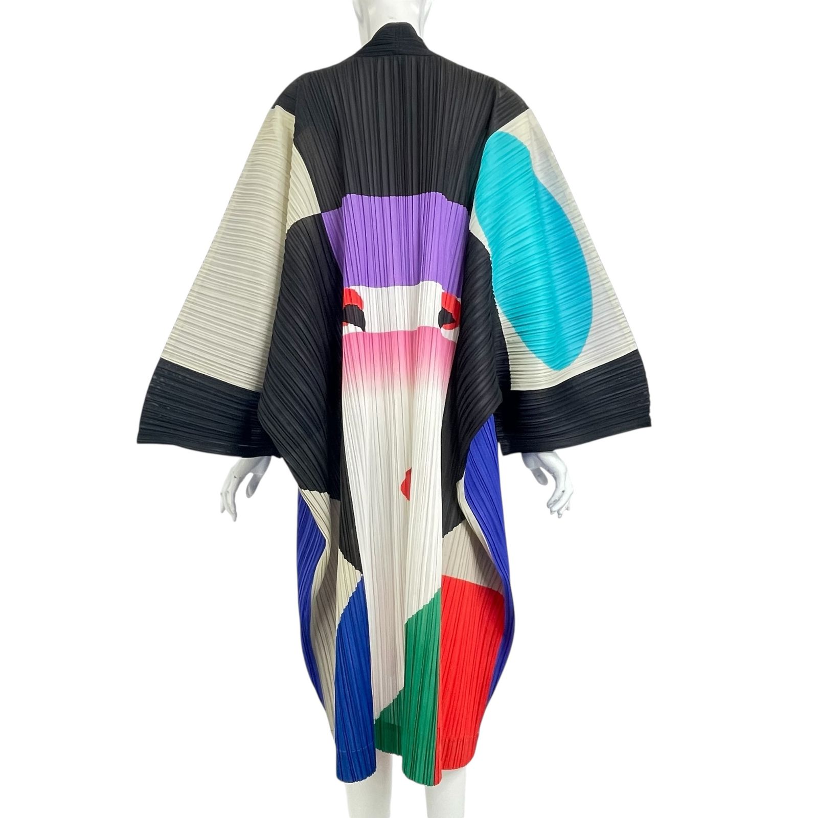 イッセイミヤケ　　(A-poc)プリーツ　変形ジャケット，ポンチョ　　【超美品】 ISSEY MIYAKE イッセイミヤケISSEY アンゴラフーデッドポンチョ