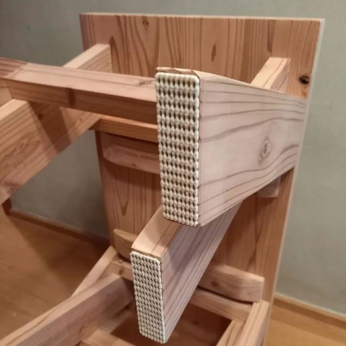 どっしり8本脚テーブル スツール