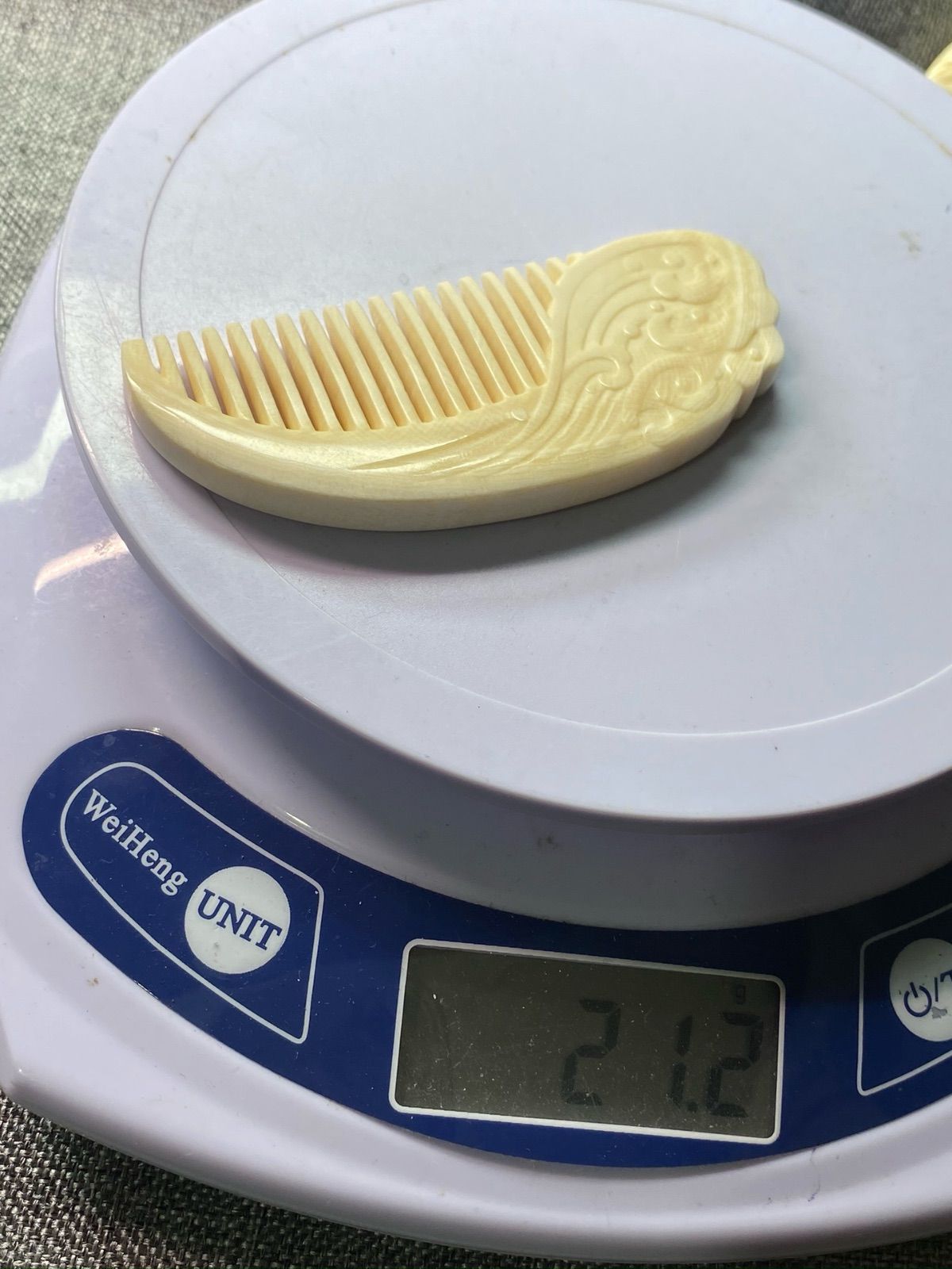 天然マンモス牙美しい手作り彫刻 一櫛百順 髪櫛(21g) - メルカリ