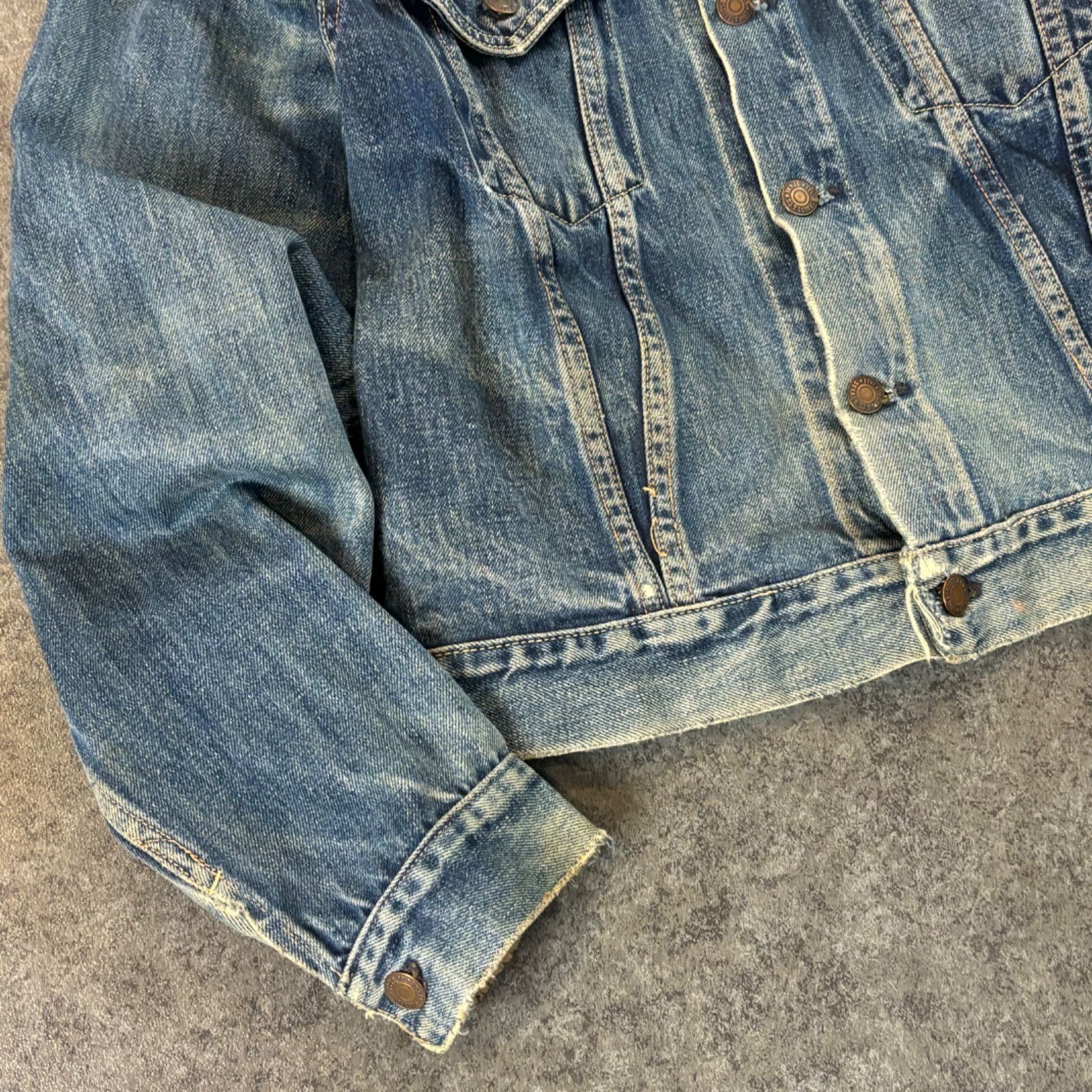 日本製 LEVI