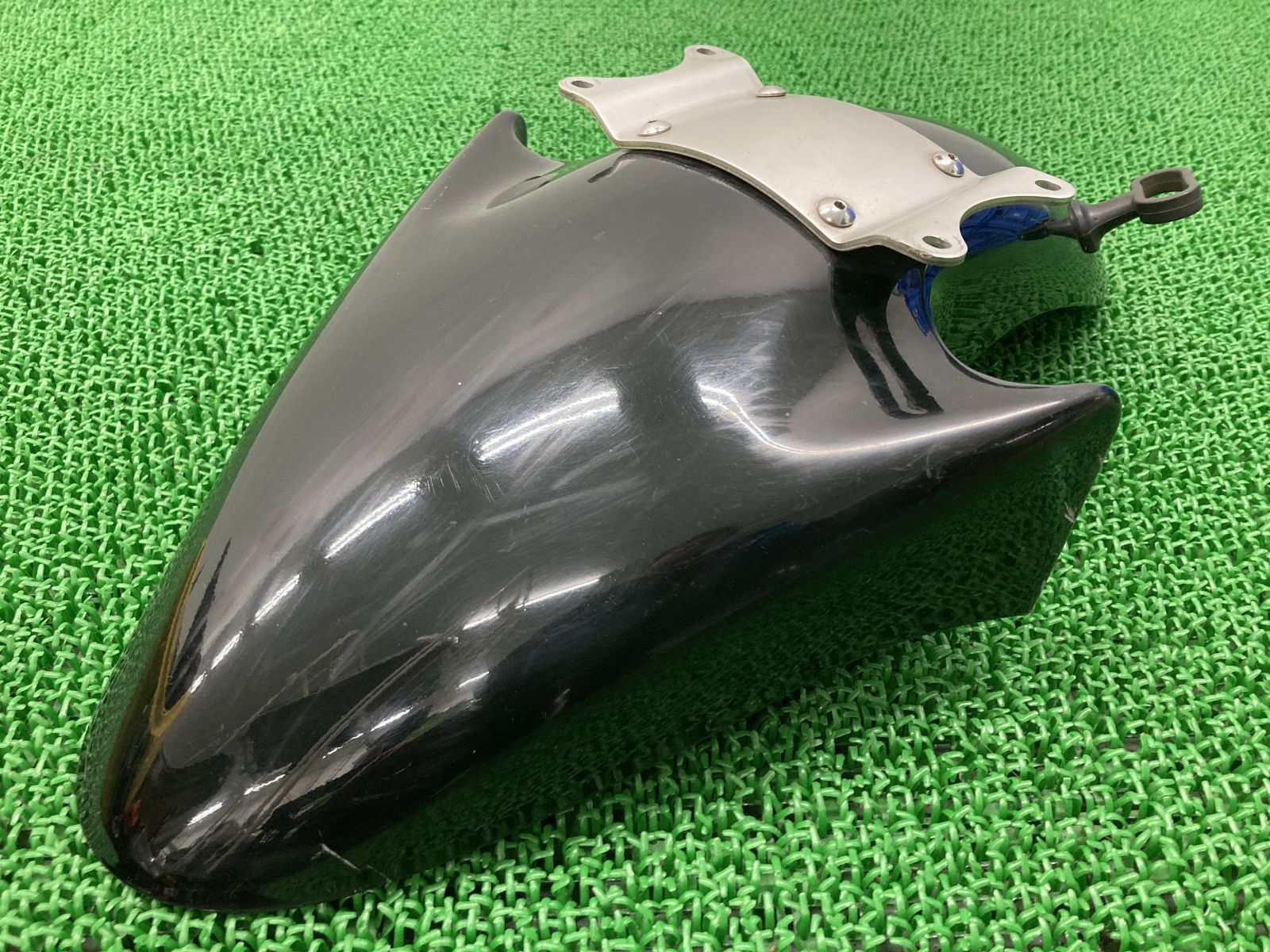 バンディット400 フロントフェンダー 黒 10D スズキ 純正 バイク 部品 GK75A BANDIT400 コンディション良好 品薄 品