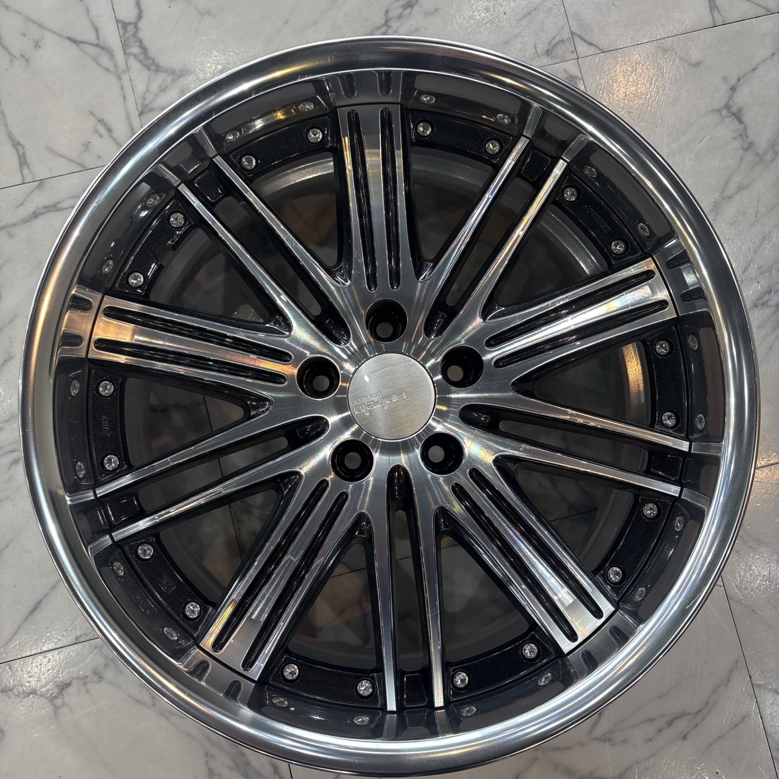 アネーロコラソン 19インチ美品