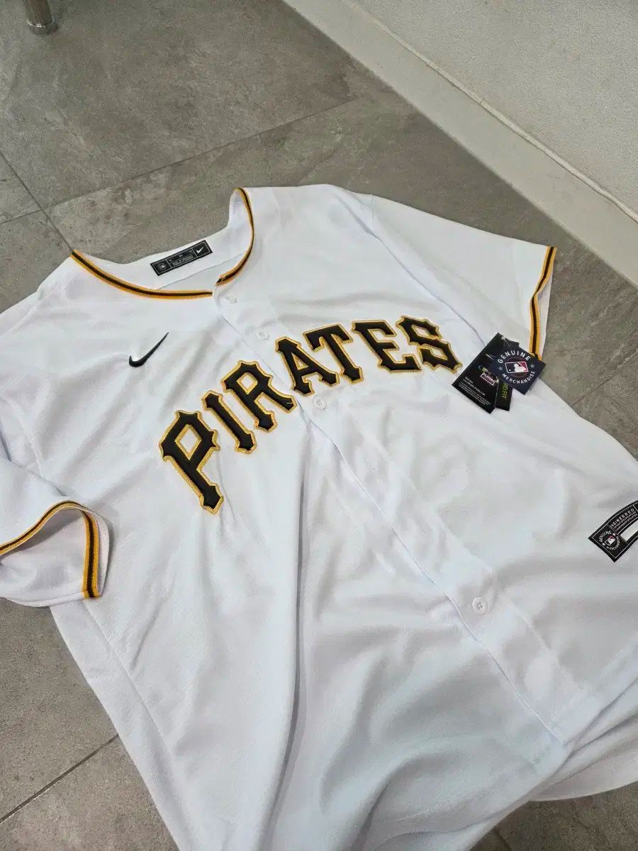 MLB