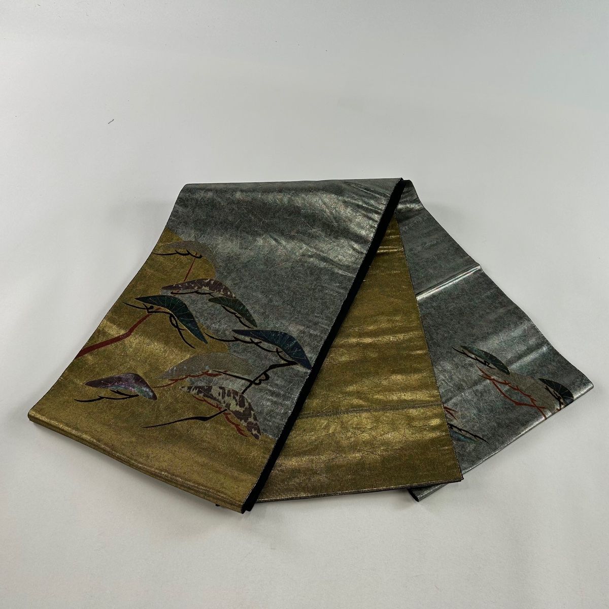 袋帯 美品 秀品 関西仕立て 笠松 螺鈿箔 箔 金色 お太鼓柄 正絹