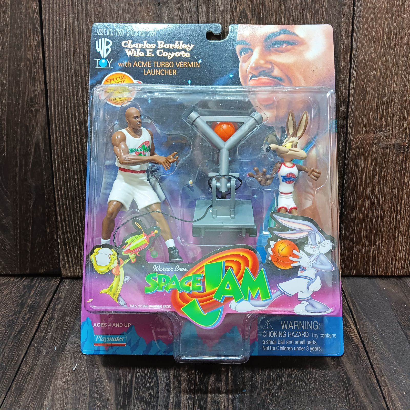 アメリカン雑貨 マイケル・ジョーダン スペースジャム フィギュア チャールズ・バークレー＆ワイリーコヨーテ NBA Jordan Space Jam  - メルカリ