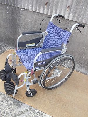 送料無料 一部地域を除く カワムラ自走式車椅子KFP22-40SB TS-25-1014-05