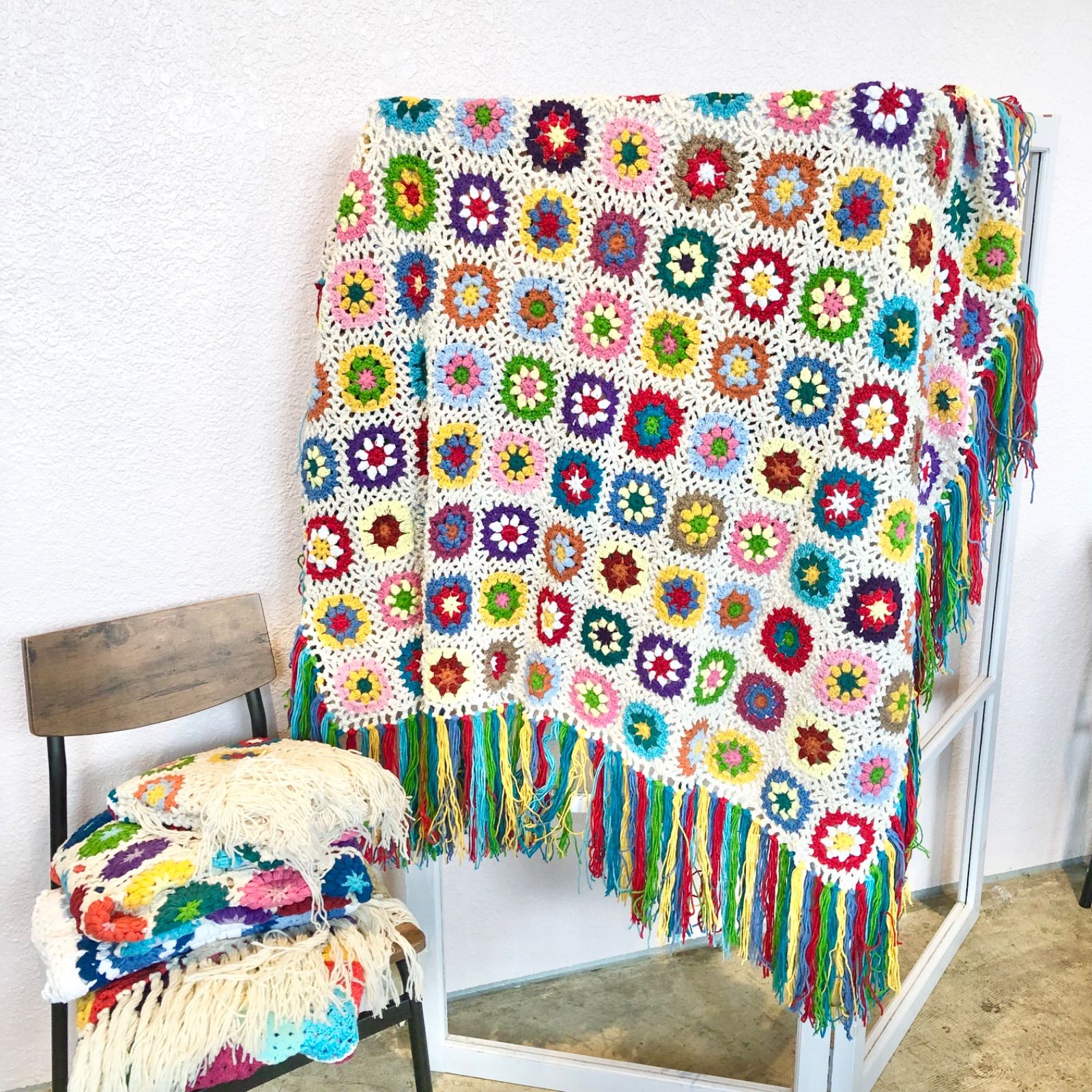 カラフル 花 ハンドメイド モチーフ編み ニットラグフリンジ カラフル 花 ハンドメイド モチーフ編み ニットラグフリンジ