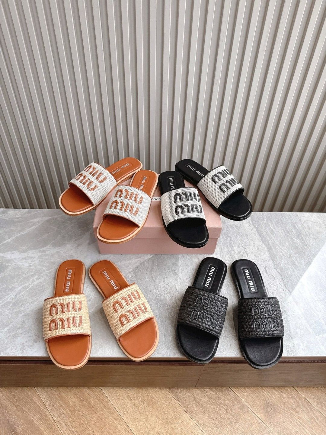 miu miu 大きなビジューつきサンダル　24cm MIU MIU(ミュウミュウ) 24SS3LOM RAFFIA EFFECT WOVEN FABRIC