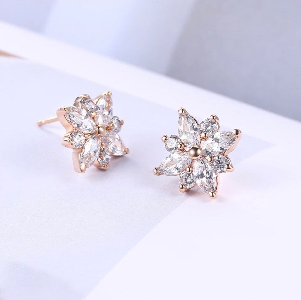 新品◇輝き保証 ピアス ネックレス セット SONAダイヤ ゴールド 