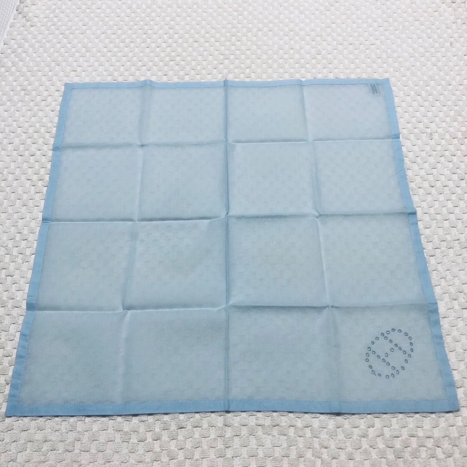 HERMES エルメス エヴリン ハンカチ ポケットチーフ コットン マダガスカル製 ライトブルー