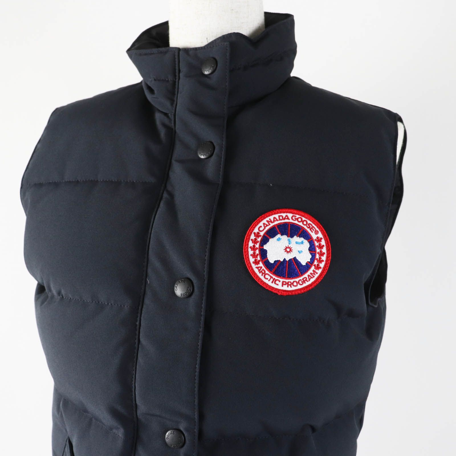 極美品◎CANADA GOOSE カナダグース 2832L FREESTYLE VEST 極美品◎CANADA GOOSE カナダグース 2832L FREESTYLE VEST