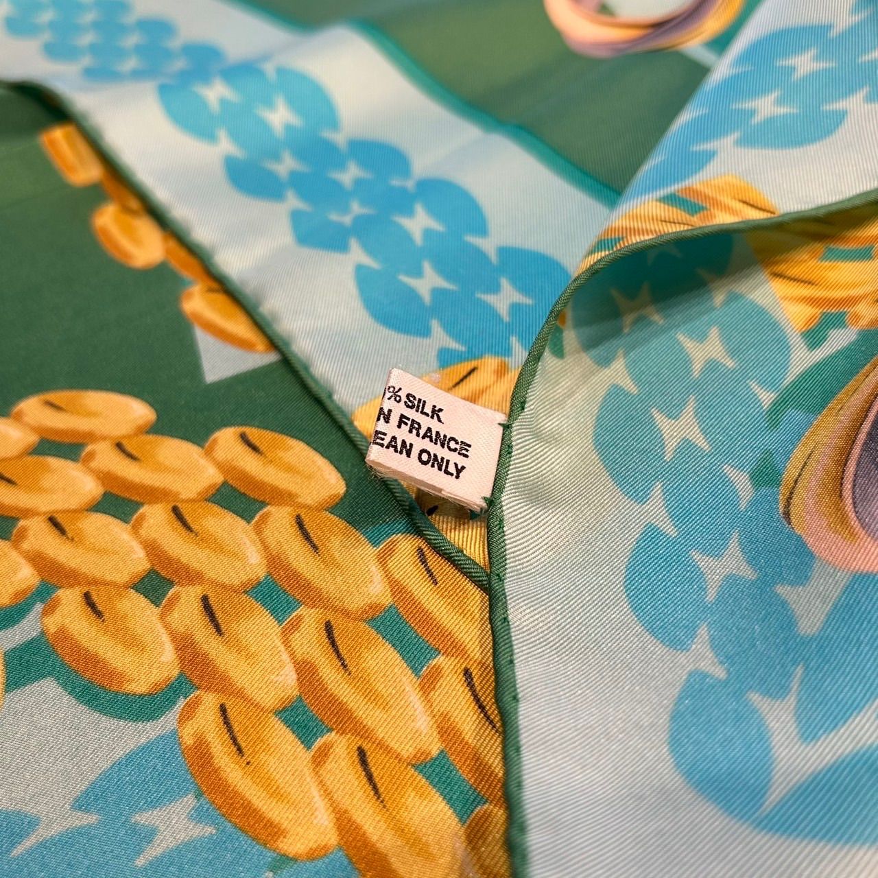 超大判must de Cartier 花柄スカーフ 超大判must de Cartier 花柄スカーフ Cartier カルティエ スカーフ