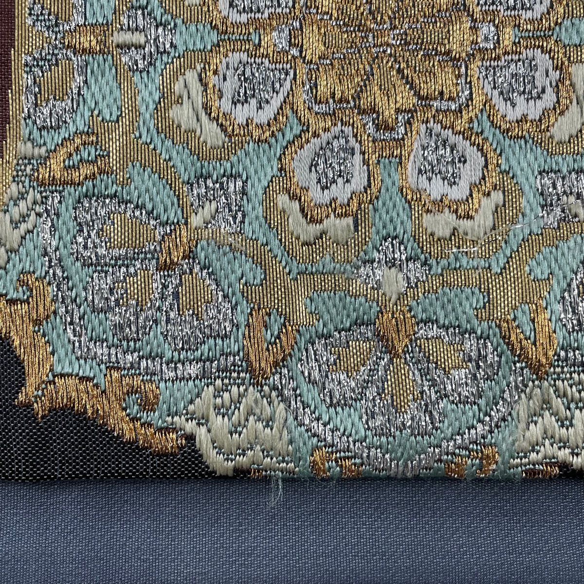 袋帯 美品 秀品 孔雀 華文 金糸 箔 小豆色 六通 正絹 【中古 袋帯 美品 秀品 孔雀 華文 金糸 箔 小豆色 六通 正絹 【中古
