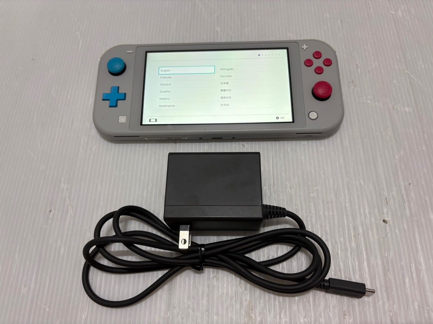 【希少/中古】★Switchライト本体　ポケモンバージョン★ Amazon.co.jp: 【整備済み品】 任天堂 Nintendo Switch Lite