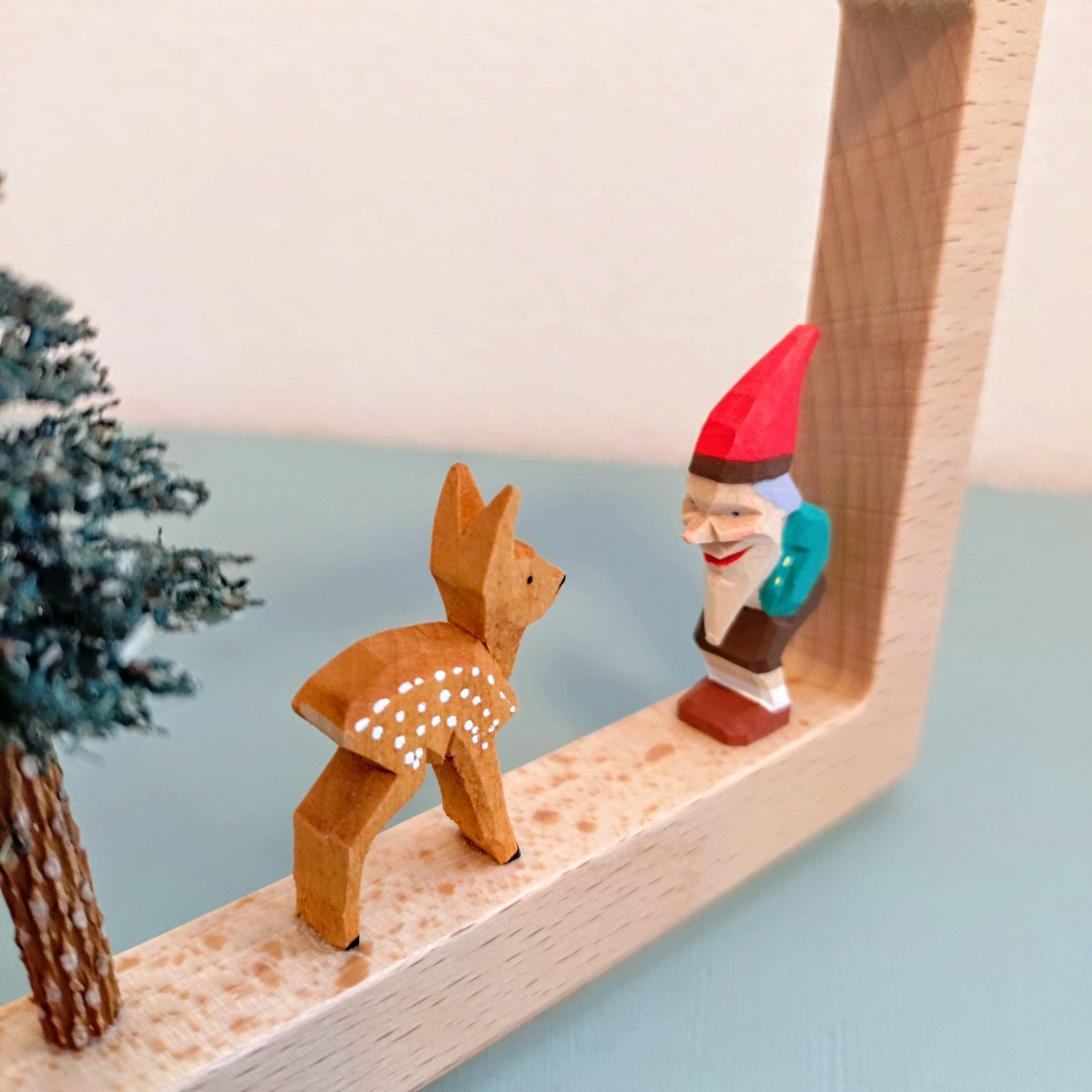 ドワーフと子鹿 壁飾り ドイツ工芸品 木製 エミール・ヘルビッヒ工房