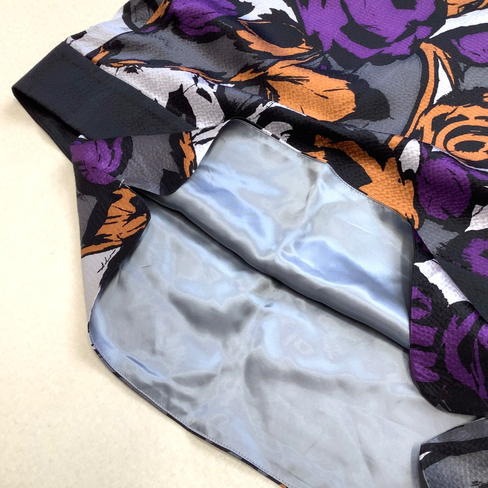 希少 新品 タグ付 ADORE シルク100％ 薔薇柄フラワースカート 38 幻  