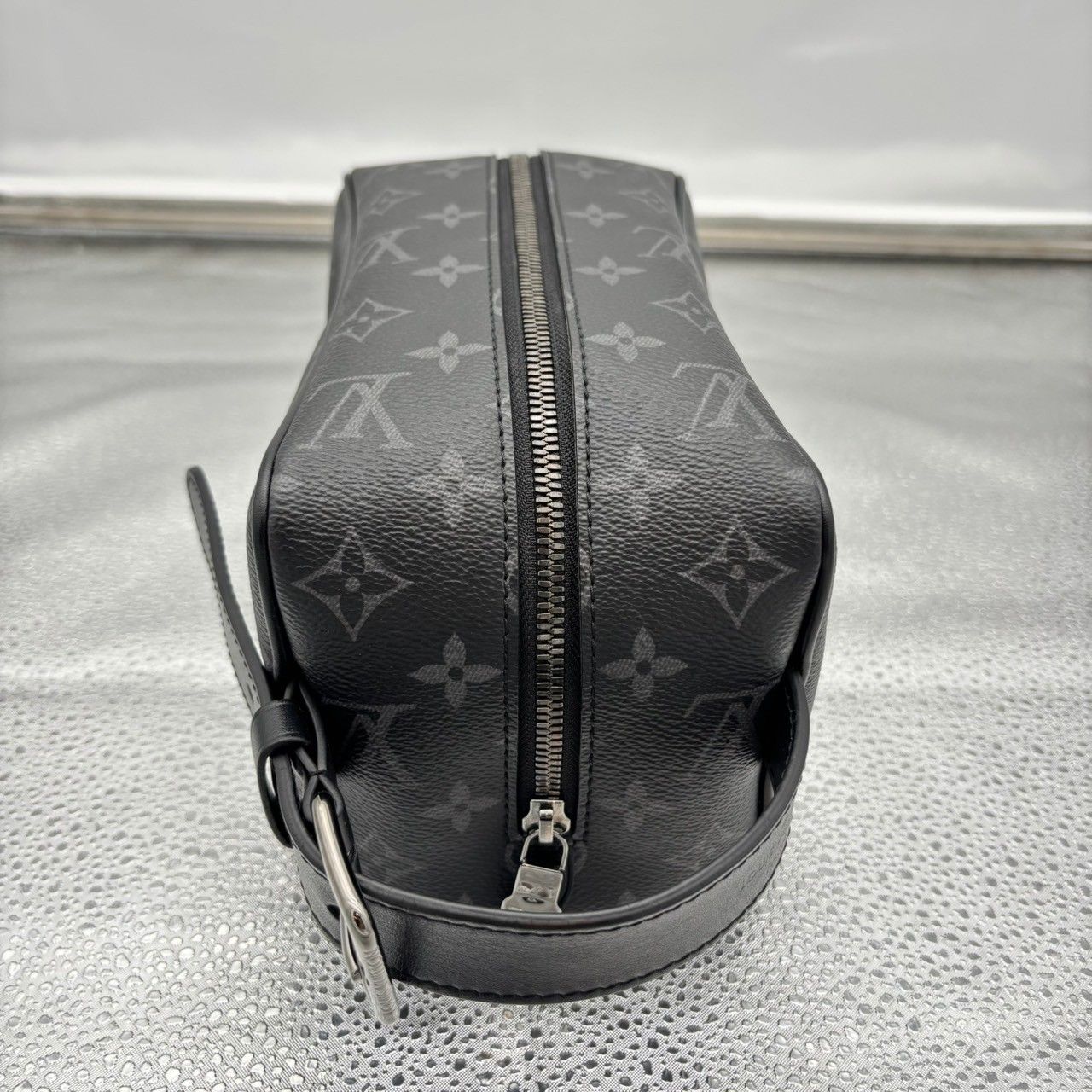 Louis Vuitton ドップキット　モノグラム　ロッカー　エクリプス ルイ ヴィトン ロッカー ドップキット モノグラムエクリプス