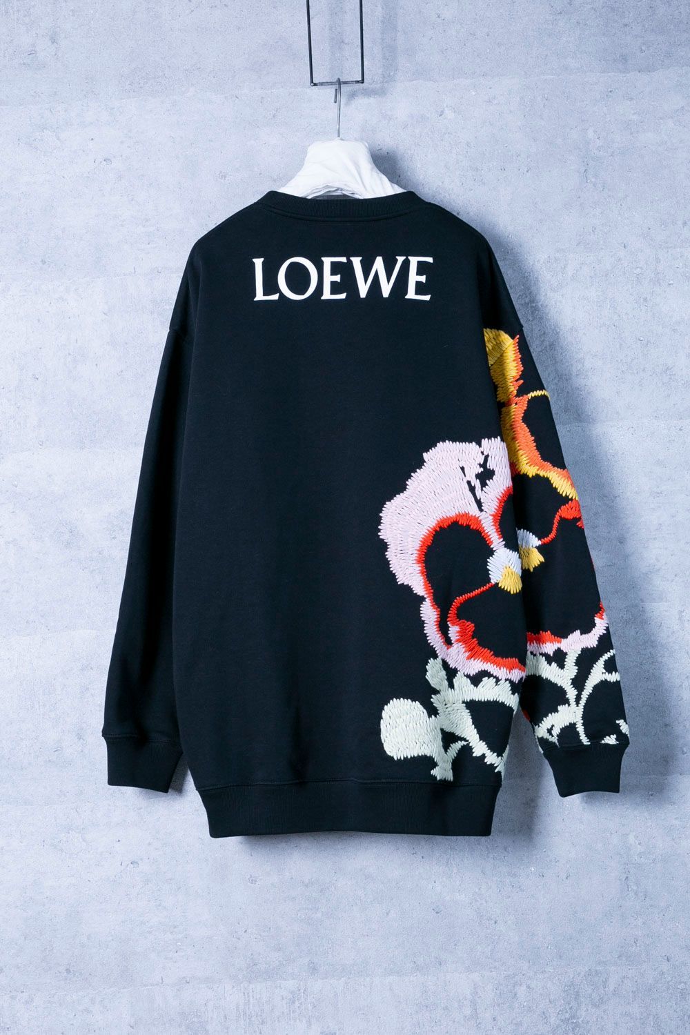 限定品☆LOEWE Pansies Embroidery Sweatshir Loewe Black Pansies Embroidered Sweatshirt Loewe