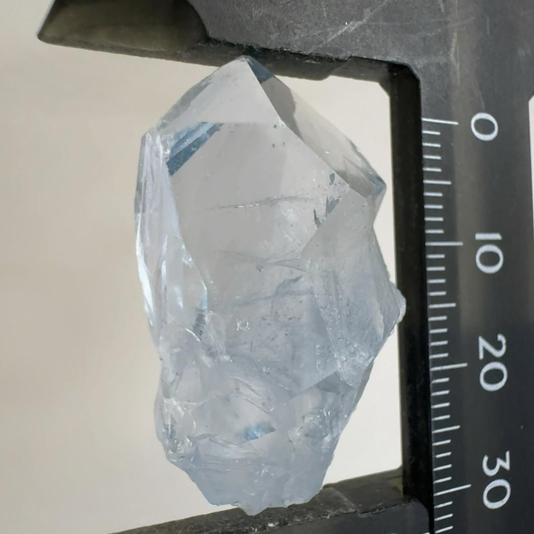 E31357】 結晶 マダガスカル産 セレスタイン 天青石