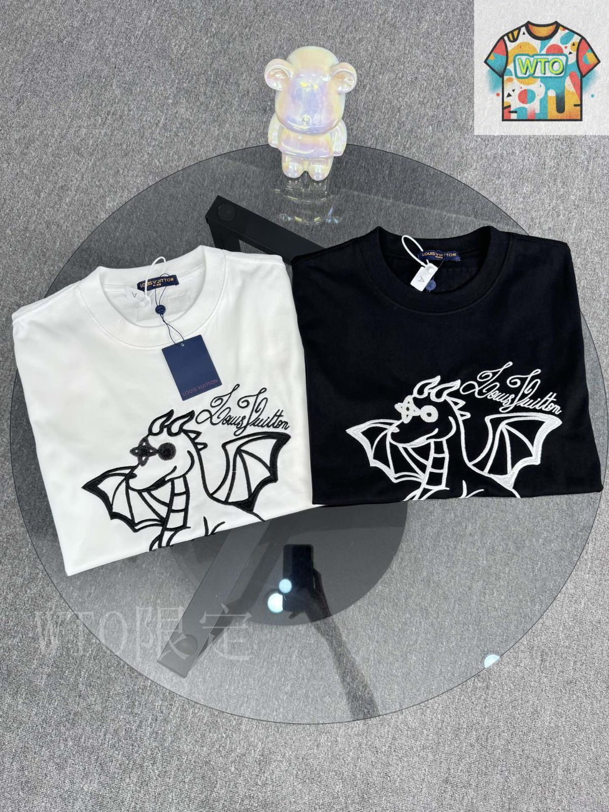 【パール調の刺繍がお洒落♪】Louis Vuitton★Tシャツ 今日特価】Louis Vuitton/LV ルイヴィトン 25SS 刺繍ロゴ T