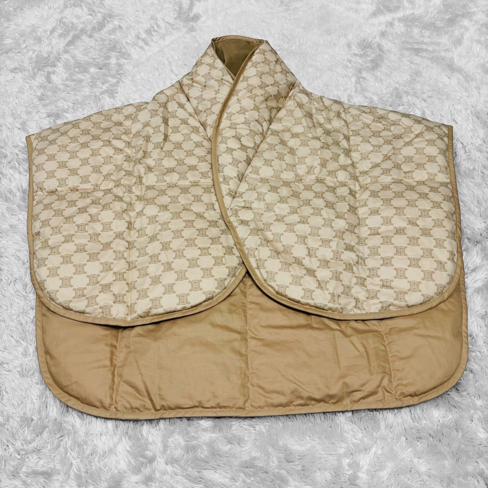 美品＊CELINE セリーヌ 西川 付け襟 ダウンベスト ポンチョ マカダム柄 美品 CELINE セリーヌ 西川 付け襟 ダウンベスト ポンチョ