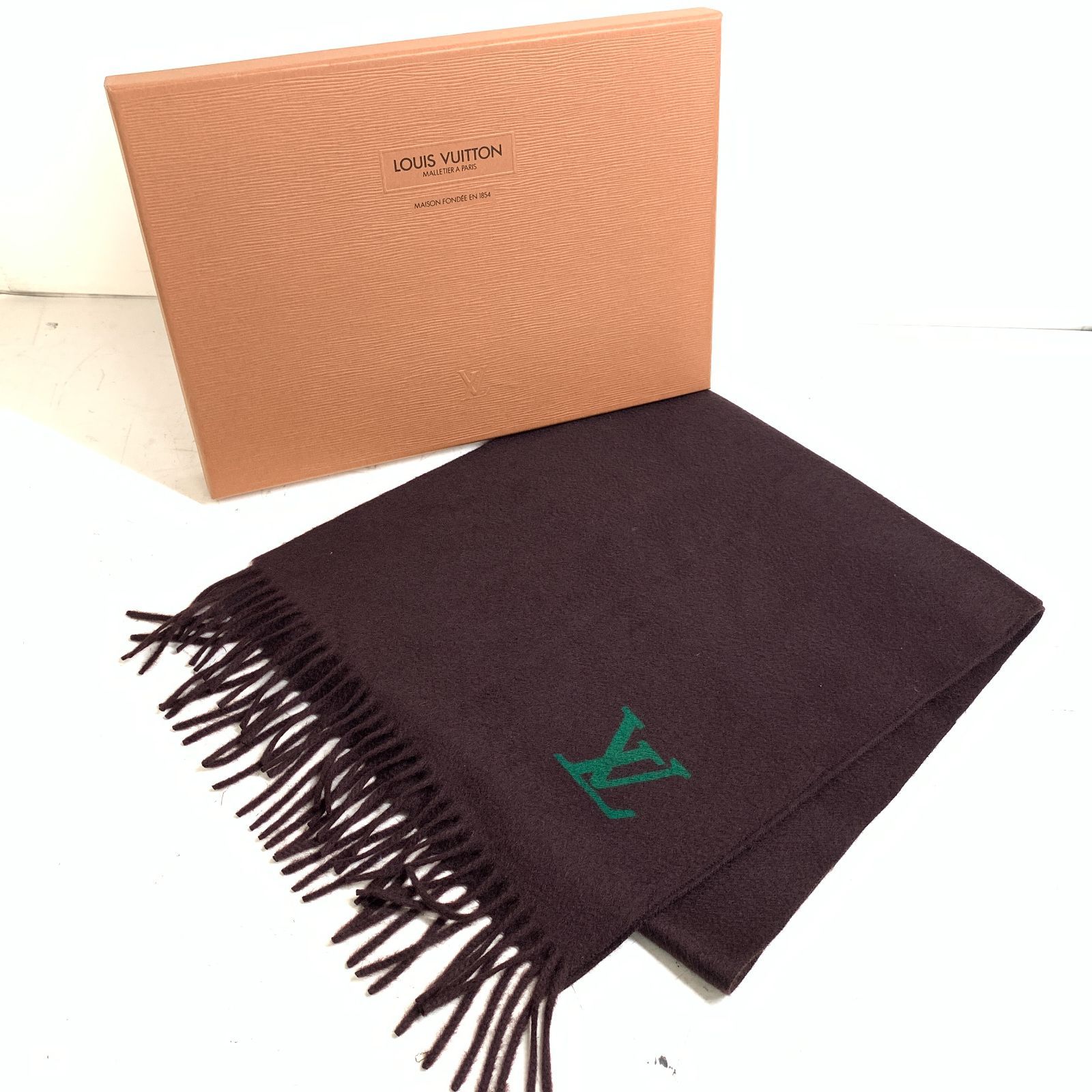 LOUIS VUITTON 　マフラー　グリーンかかった茶 LOUIS VUITTON マフラー グリーンかかった茶 LOUIS VUITTON