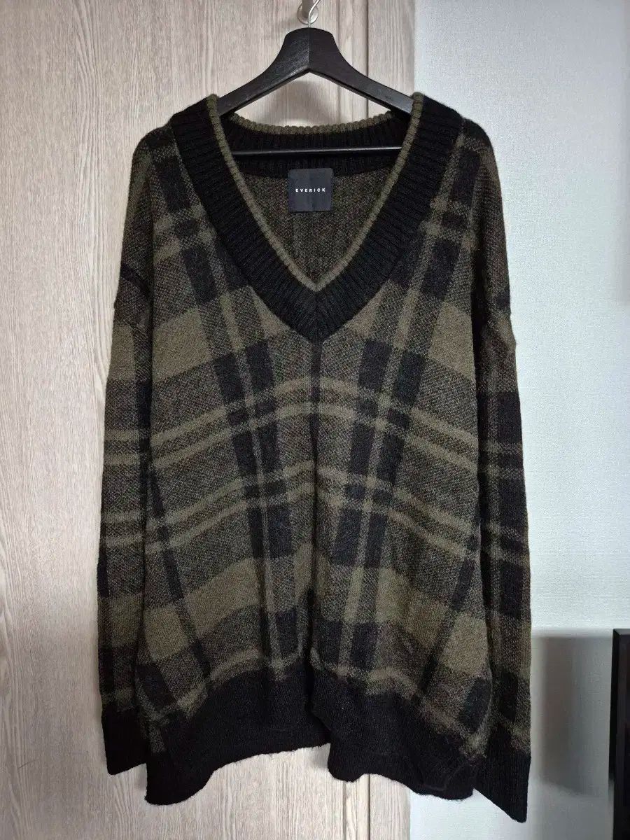 V ネック ルーズフィット ニット セーター Tシャツ