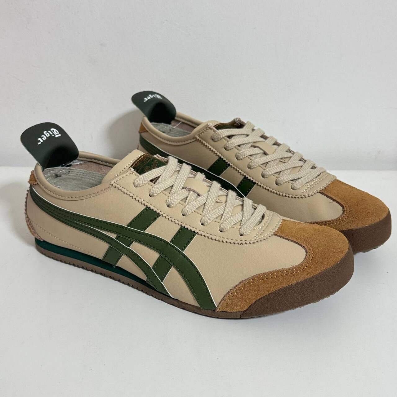 MEXICO 66 レザーローカットスニーカー（男女兼用） 新品、未使用】Onitsuka Tiger（オニツカタイガー）MEXICO 66