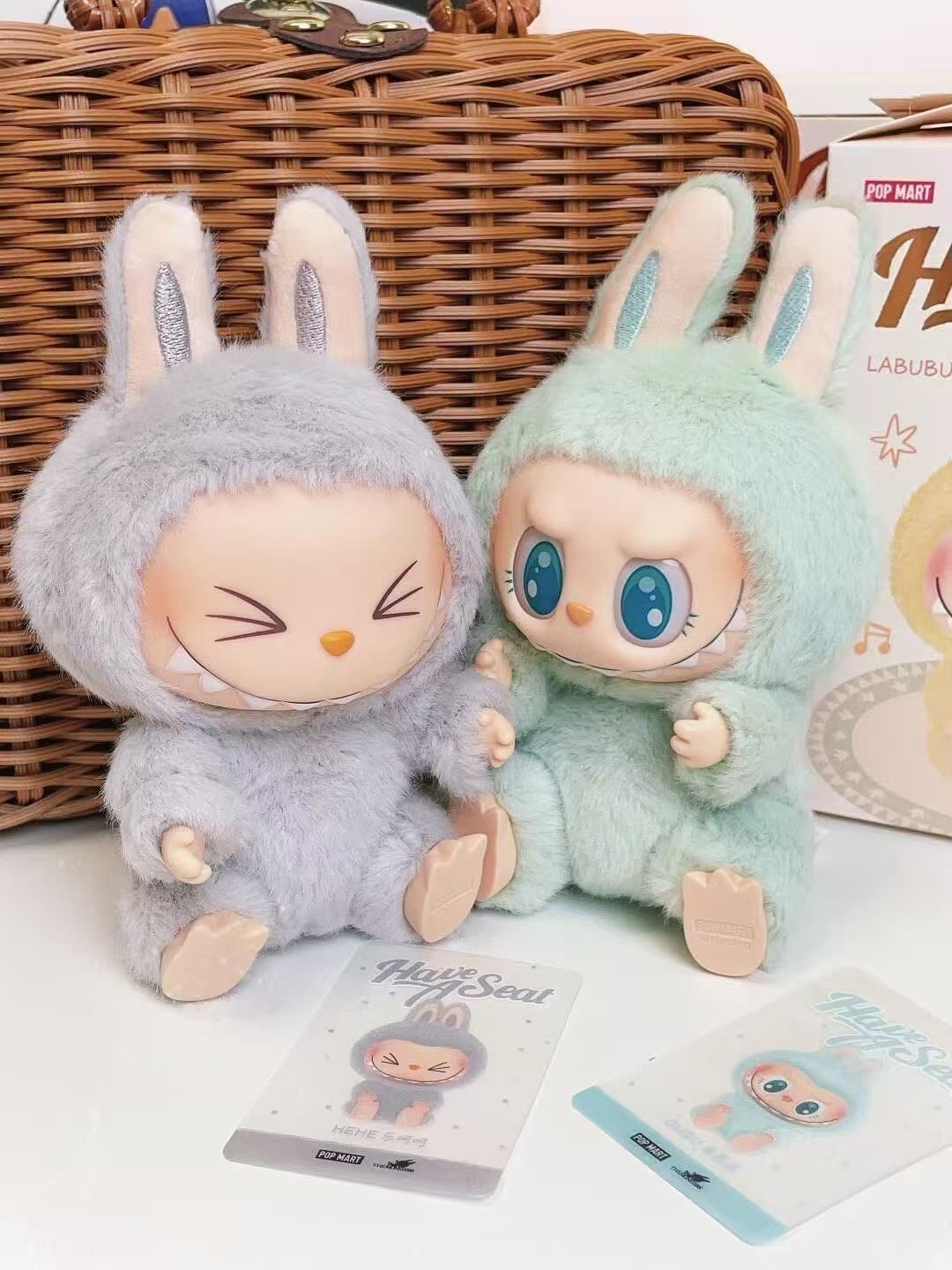 キーホルダー・アクリルキーホルダー Have a Seat LABUBU Labubu THE MONSTERS Have a SeatぬいぐるみQUQU - メルカリ