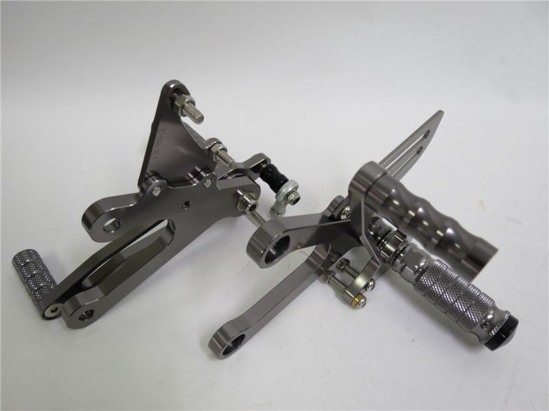 絶対大特恵！ CNC 調整式 NSR250 MC21 MC28 1990-1997 バックステップ 灰 お手頃な